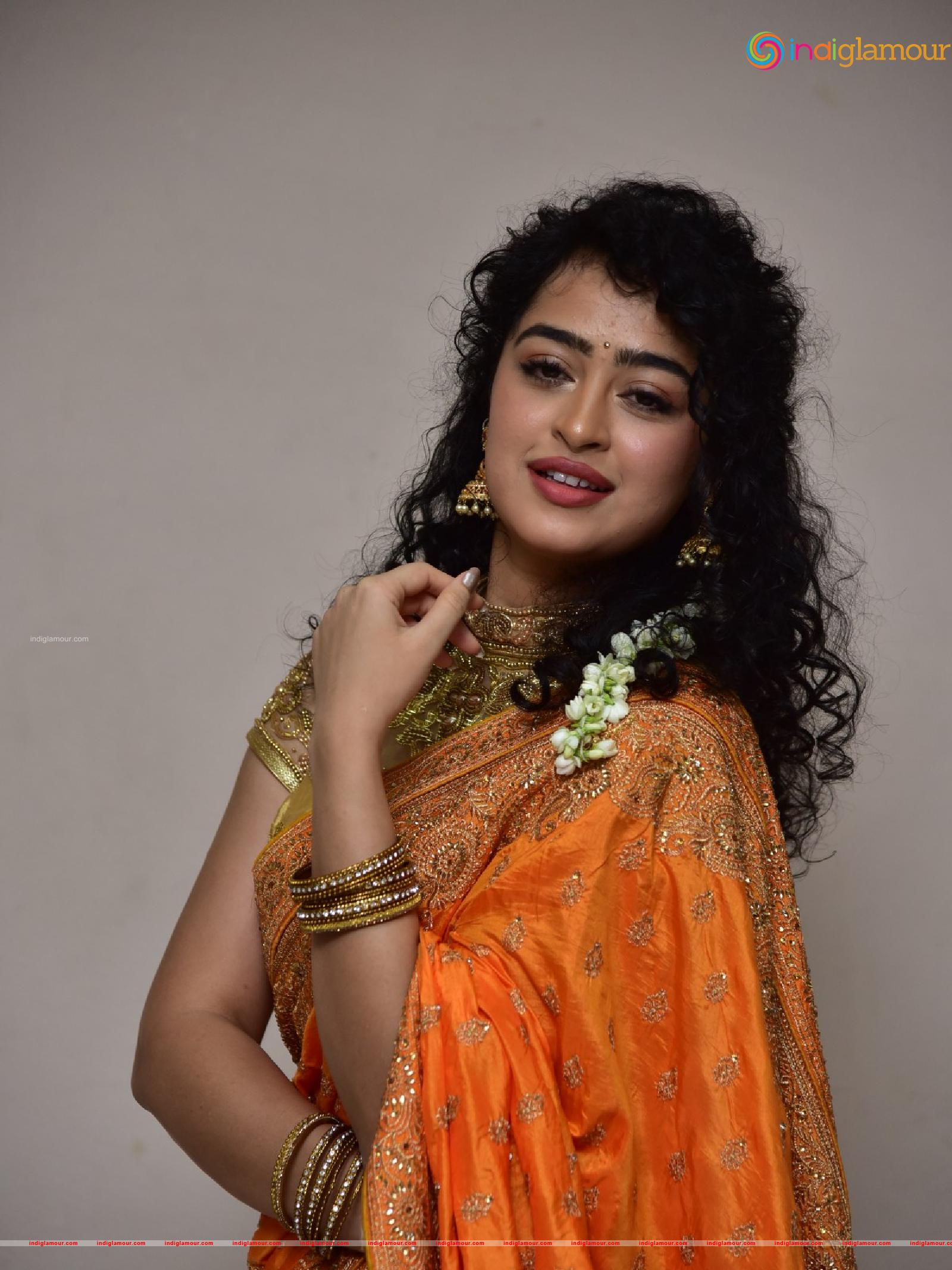Apsara Rani Actress hd photo