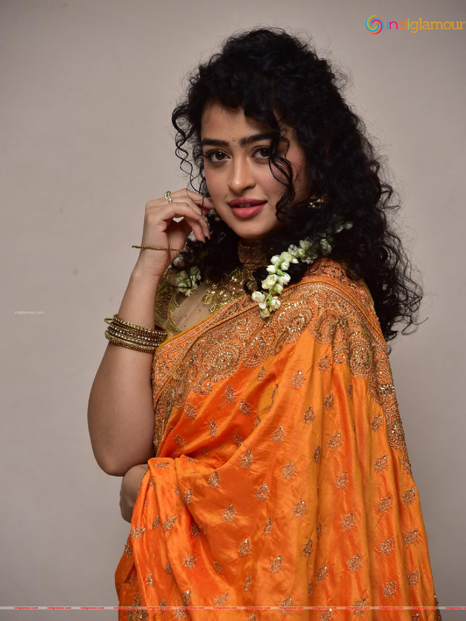 Apsara Rani Actress hd photo