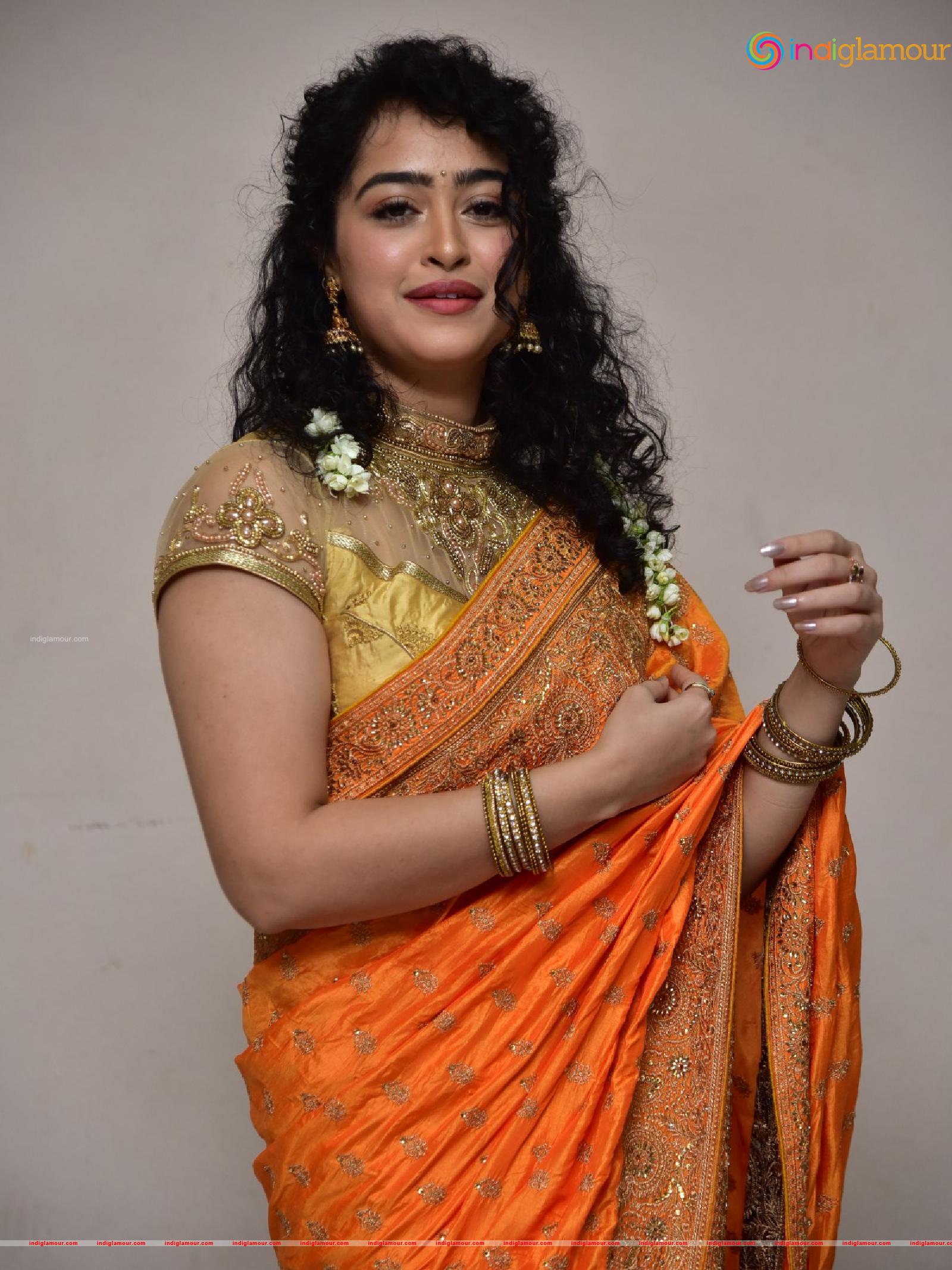 Apsara Rani Actress hd photo