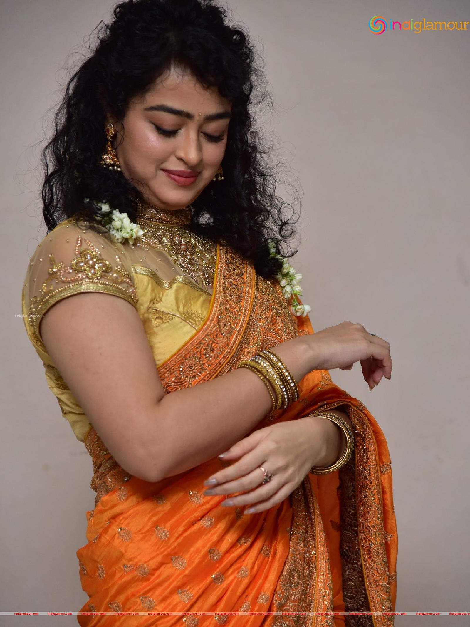 Apsara Rani Actress hd photo