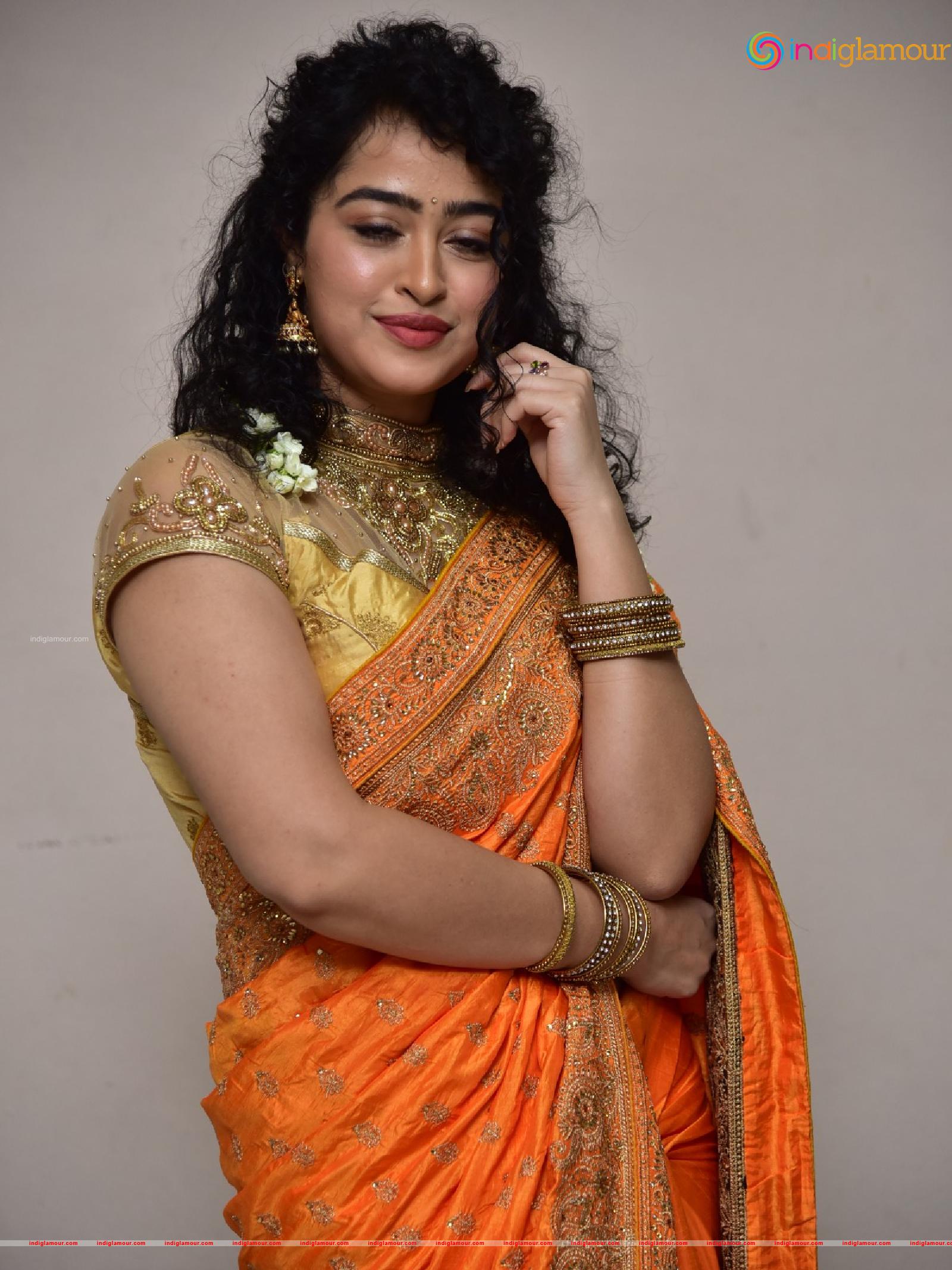 Apsara Rani Actress hd photo