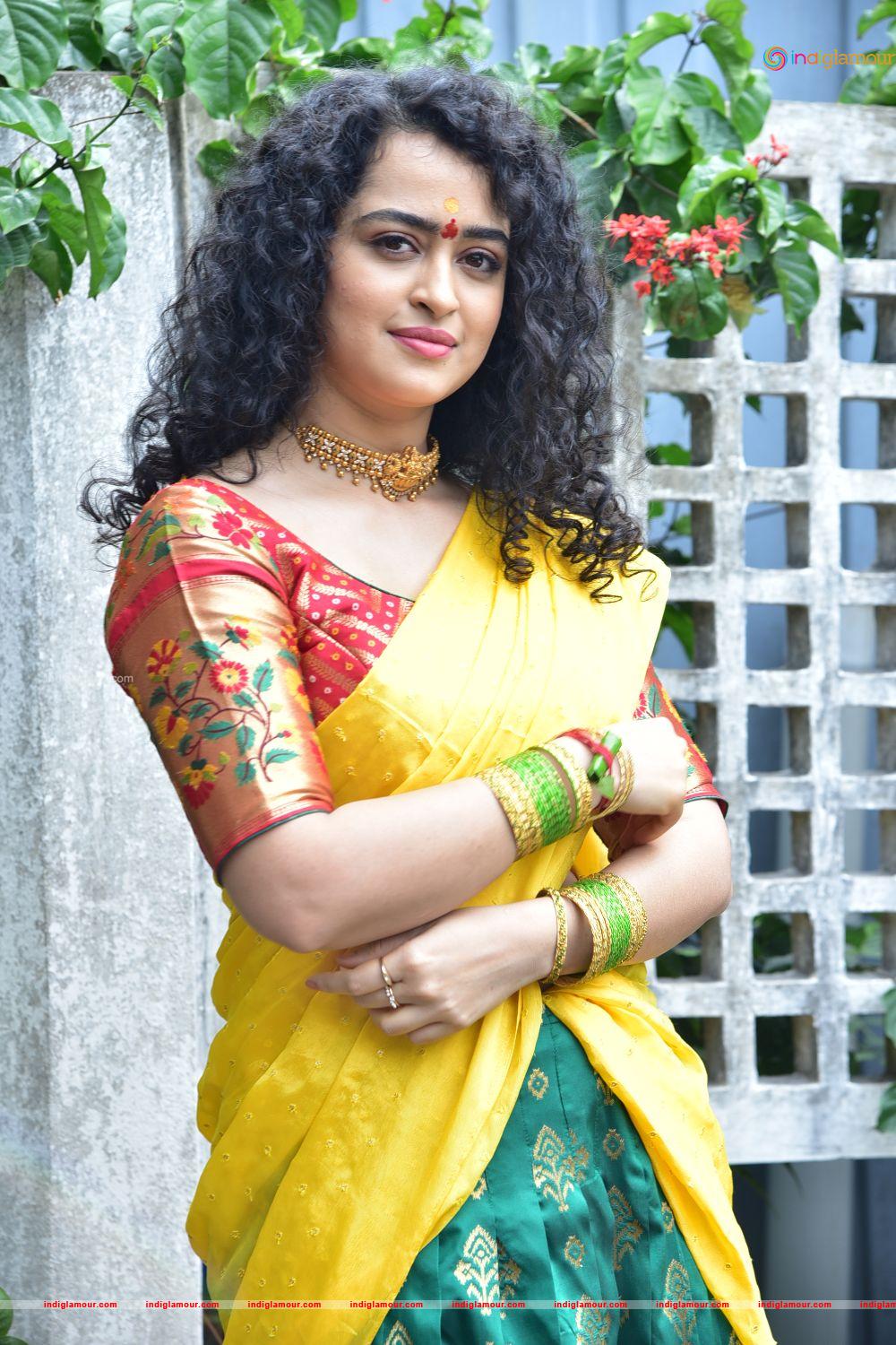 Apsara Rani Actress hd photo