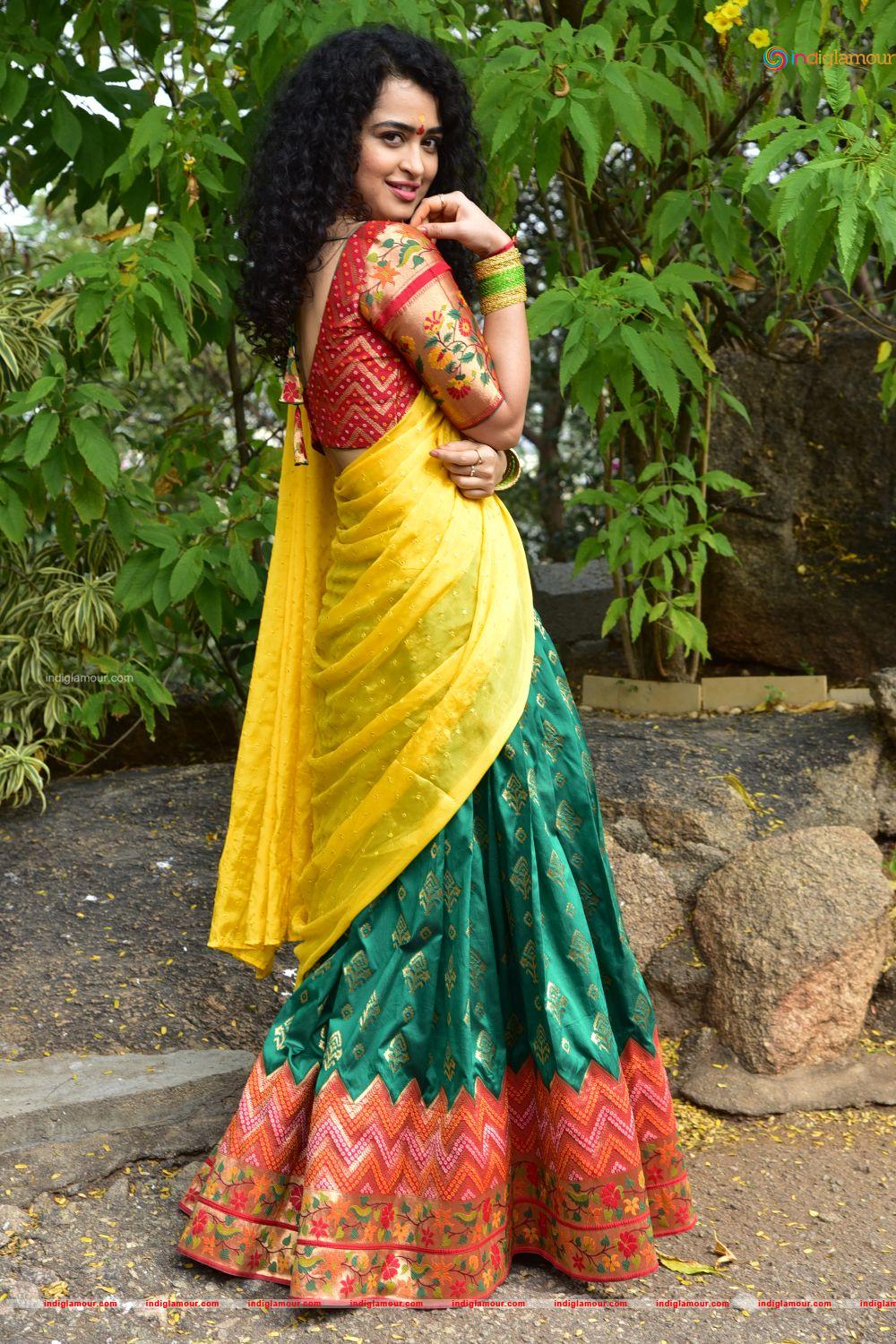 Apsara Rani Actress hd photo