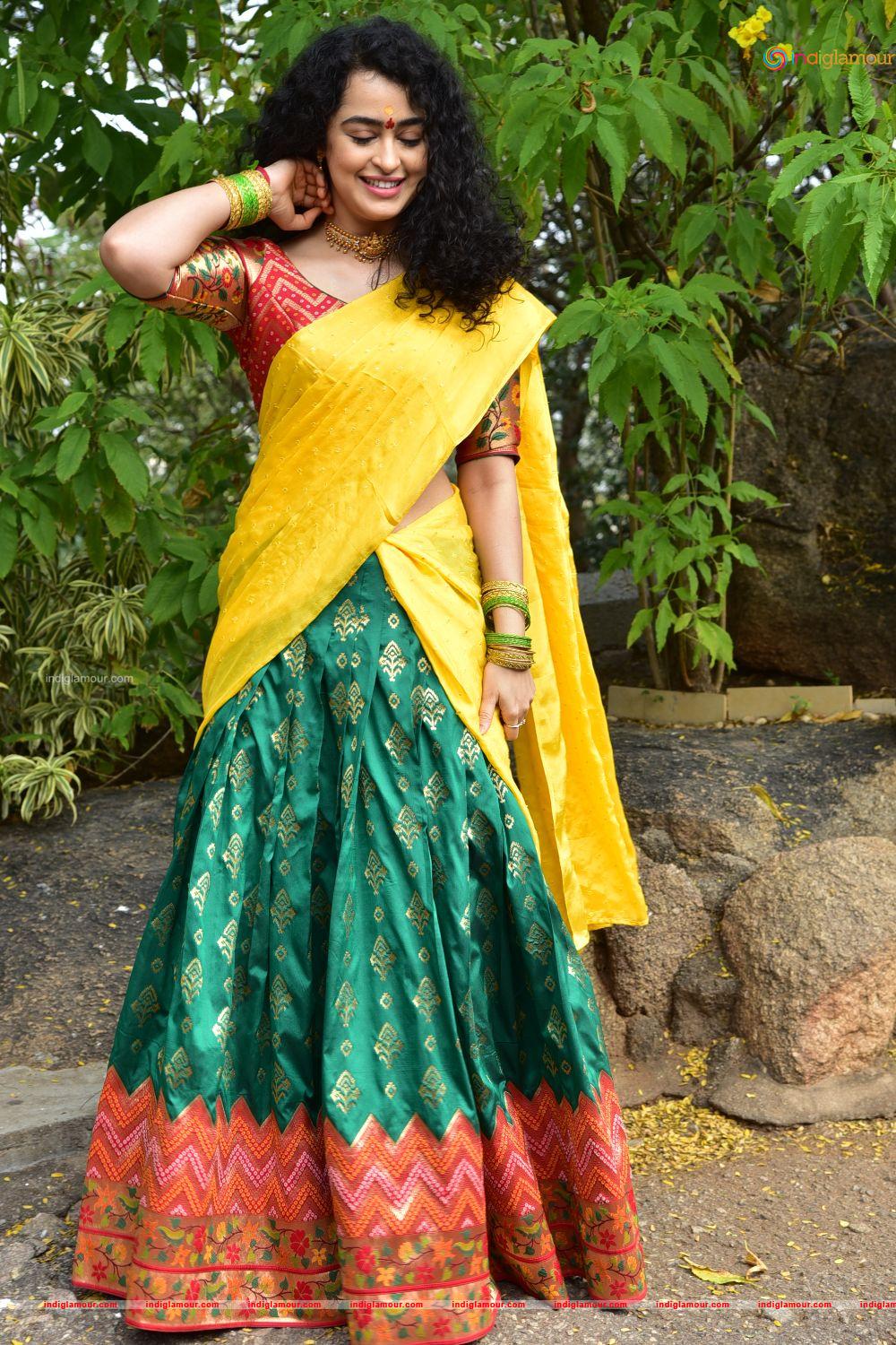 Apsara Rani Actress hd photo