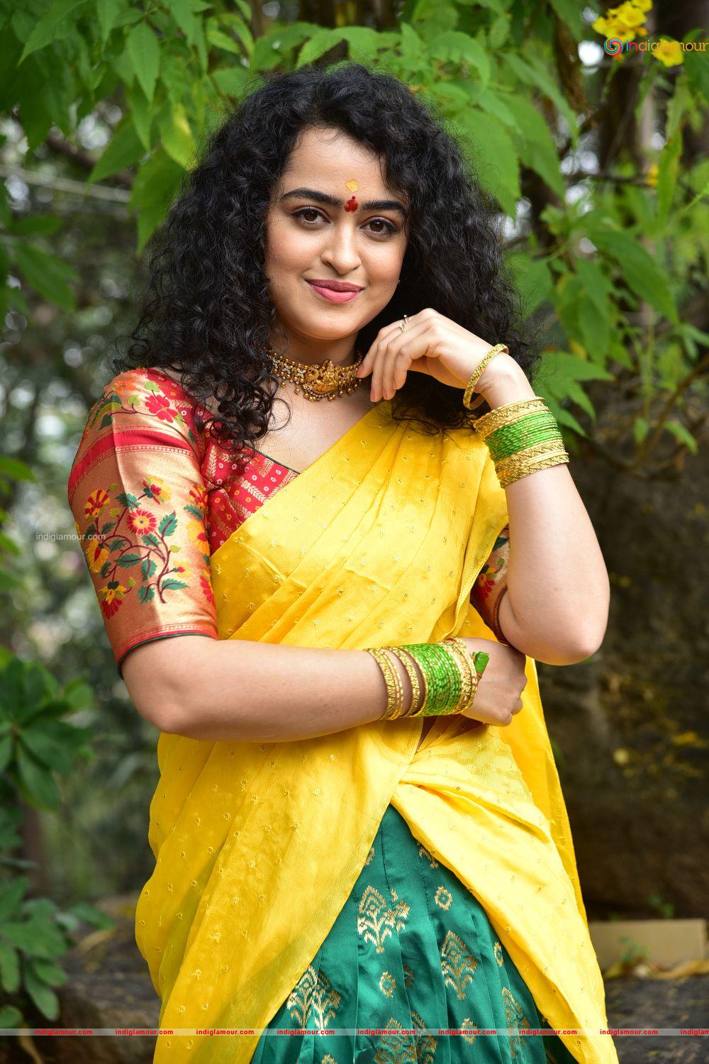 Apsara Rani Actress hd photo