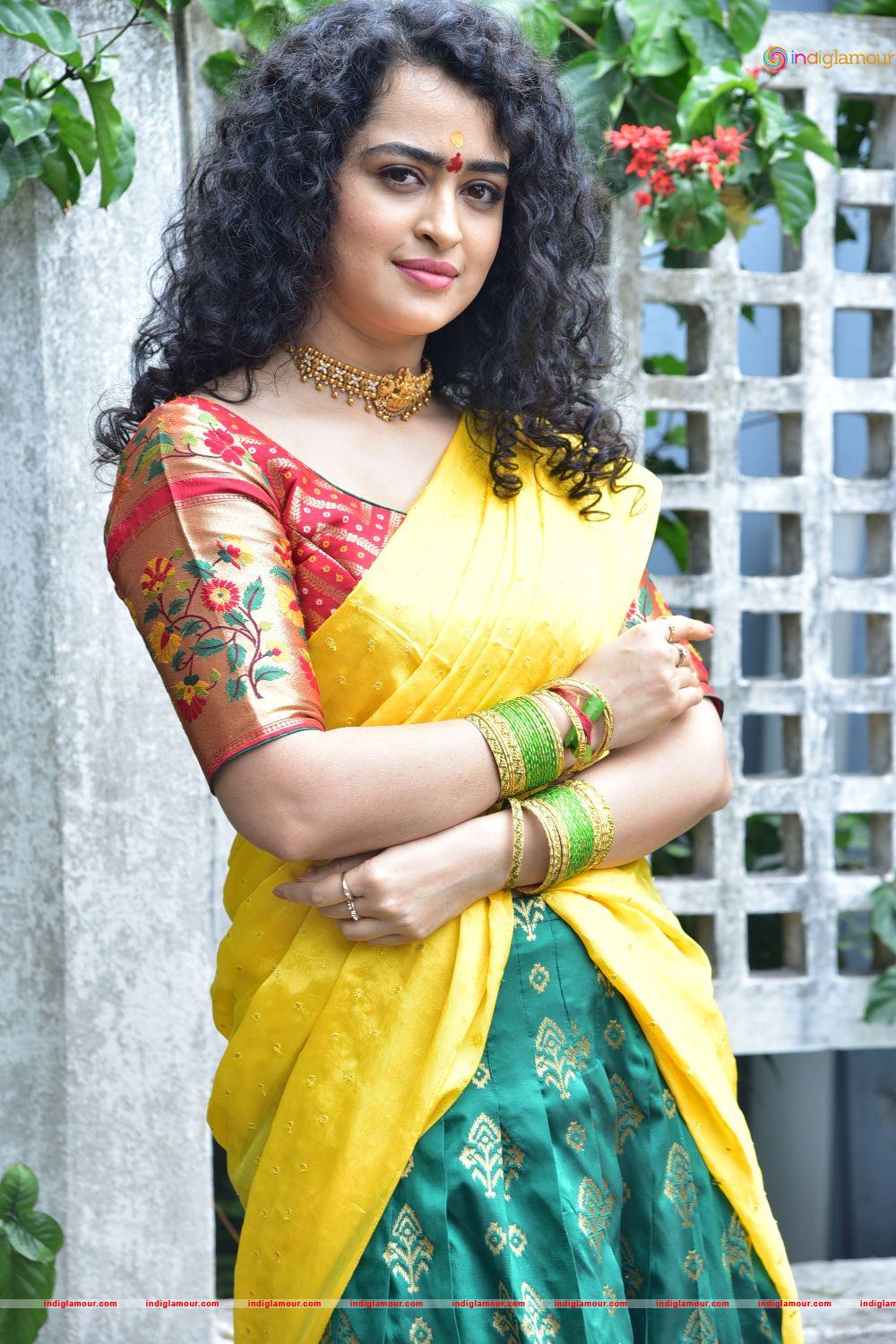 Apsara Rani Actress hd photo