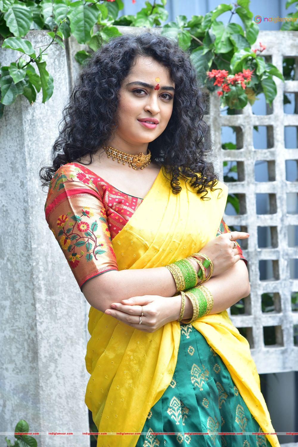 Apsara Rani Actress hd photo