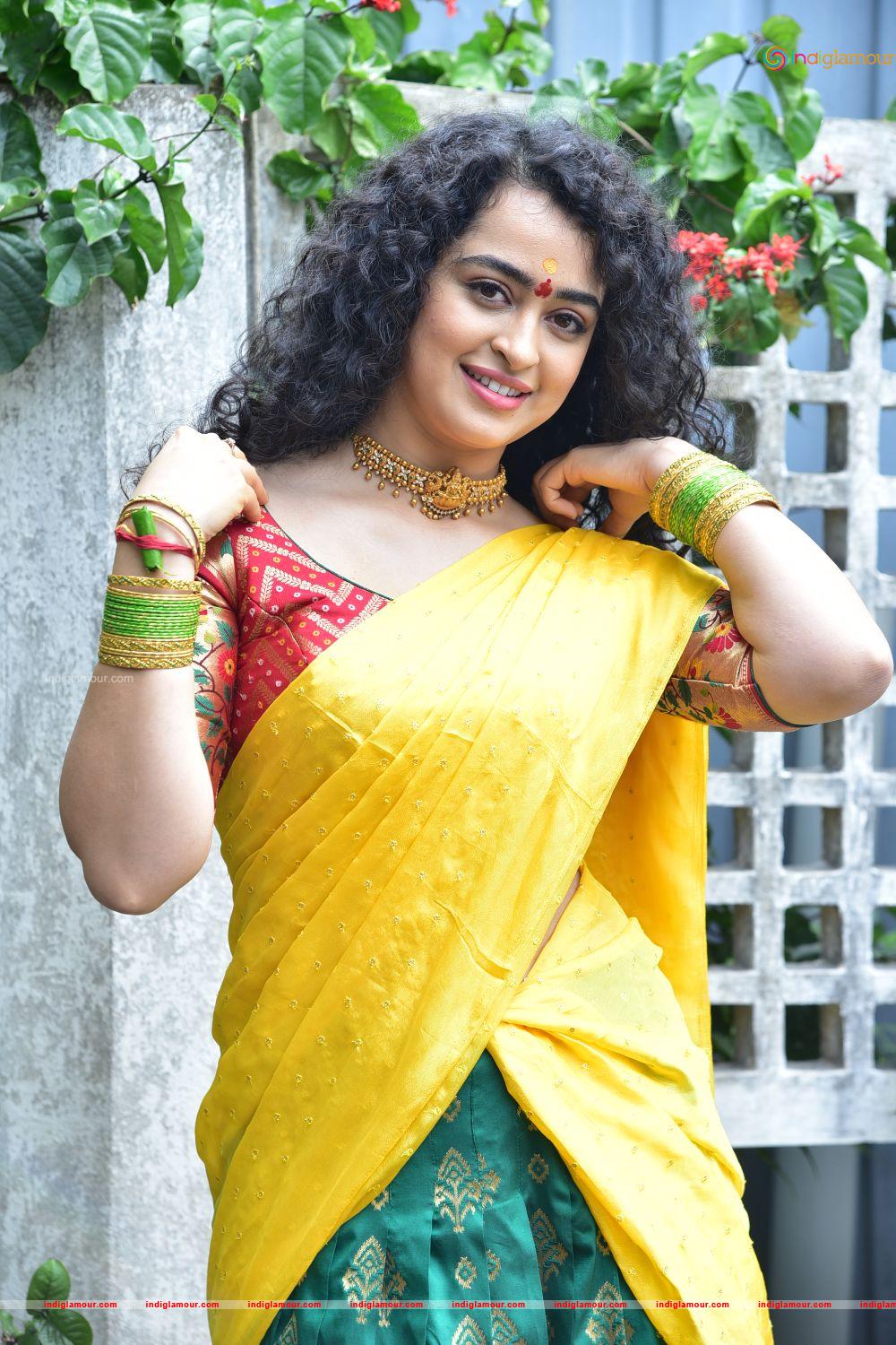 Apsara Rani Actress hd photo