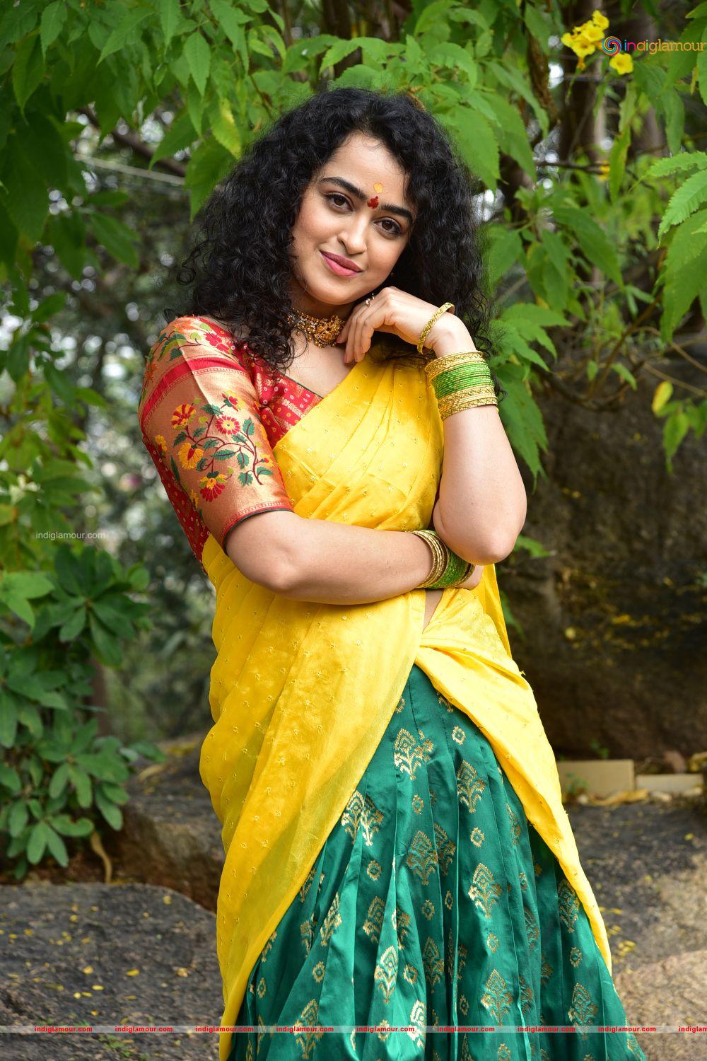 Apsara Rani Actress hd photo