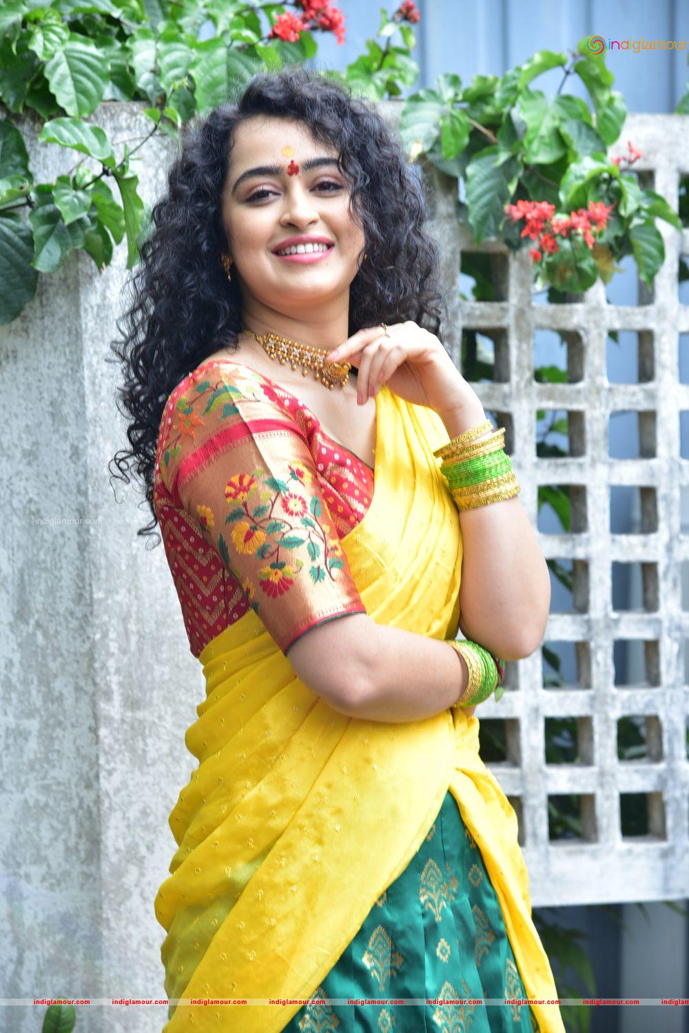 Apsara Rani Actress hd photo