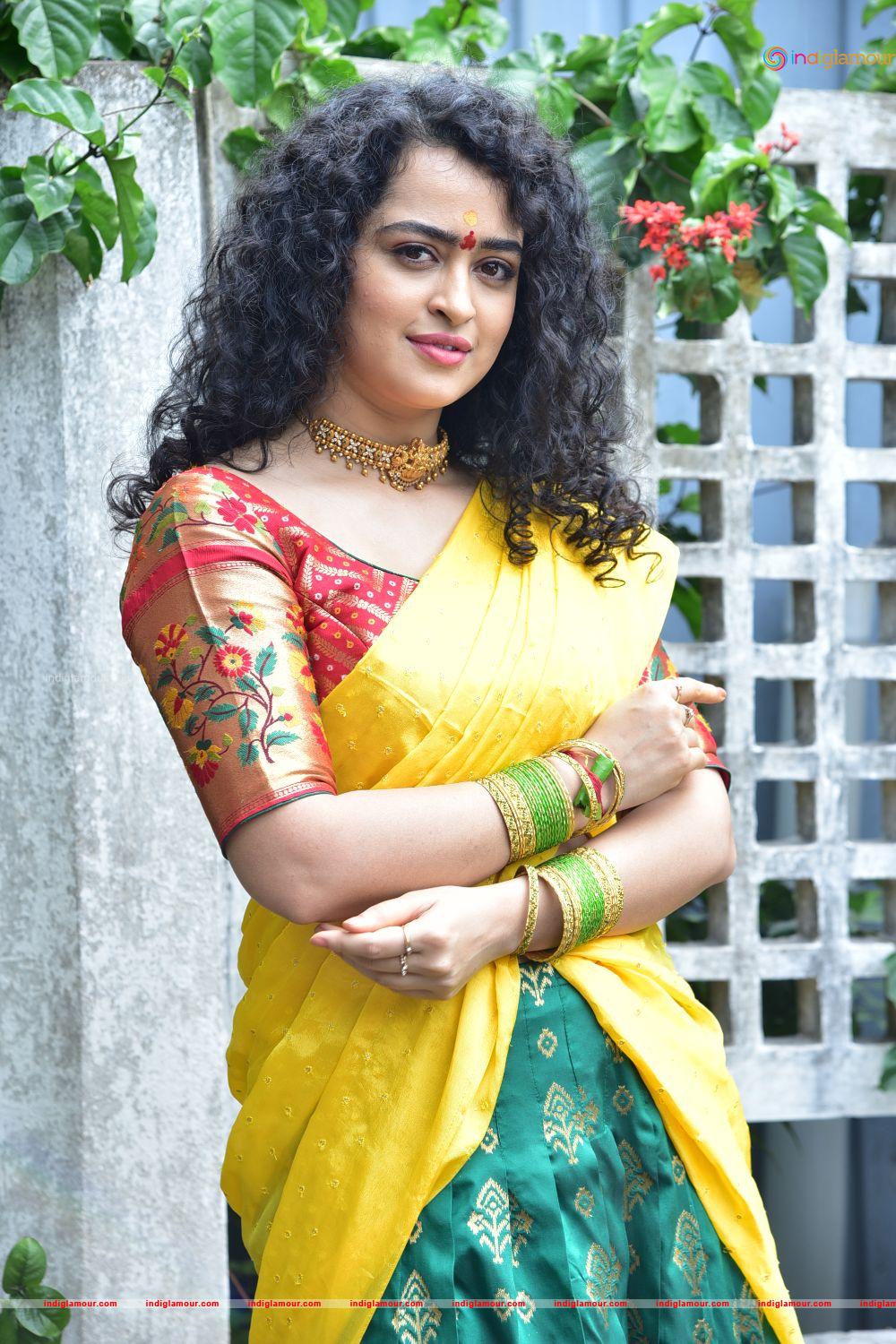 Apsara Rani Actress hd photo