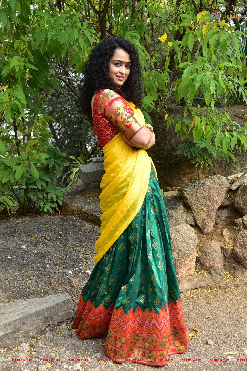 Apsara Rani Actress hd photo