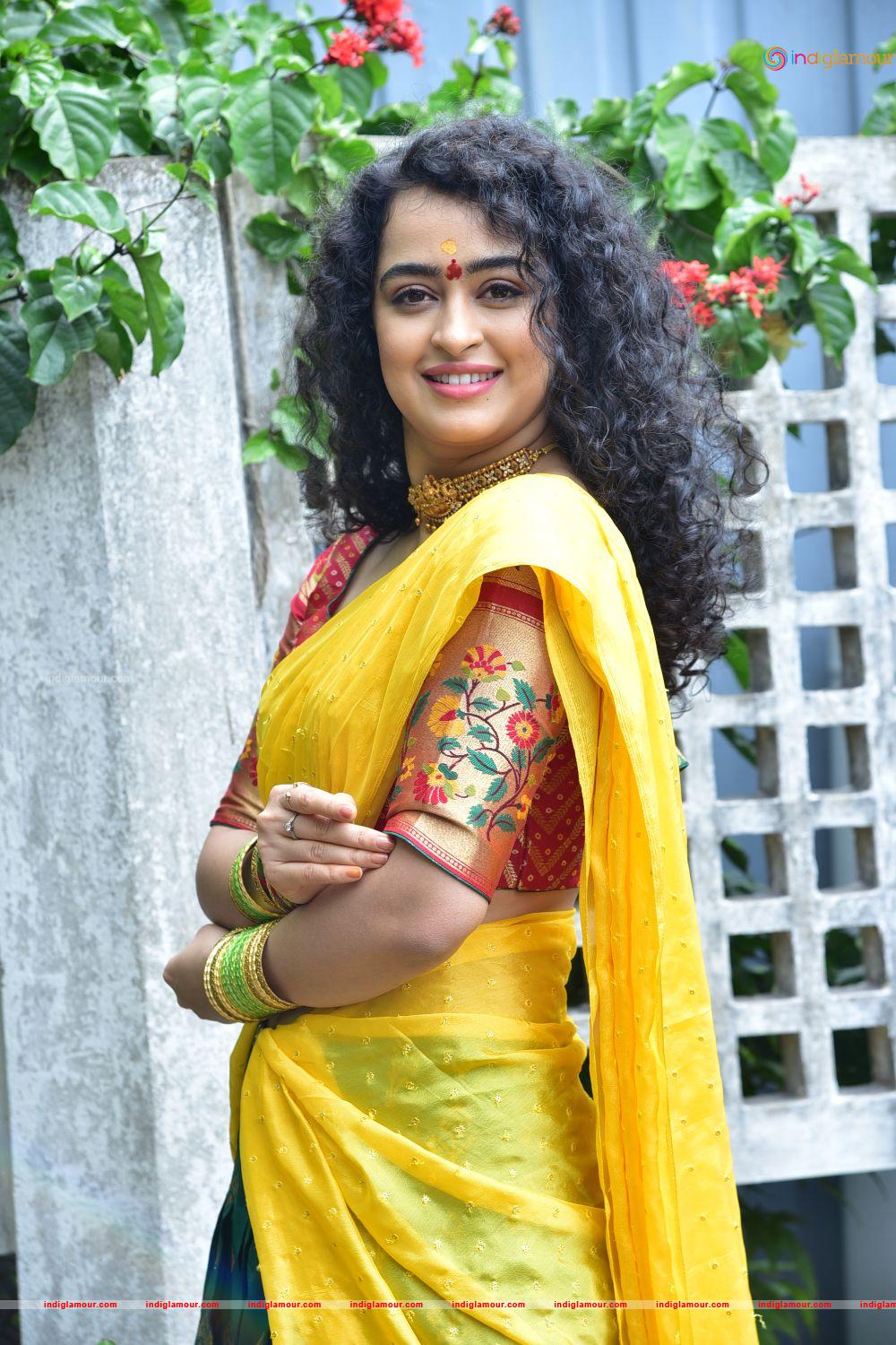 Apsara Rani Actress hd photo