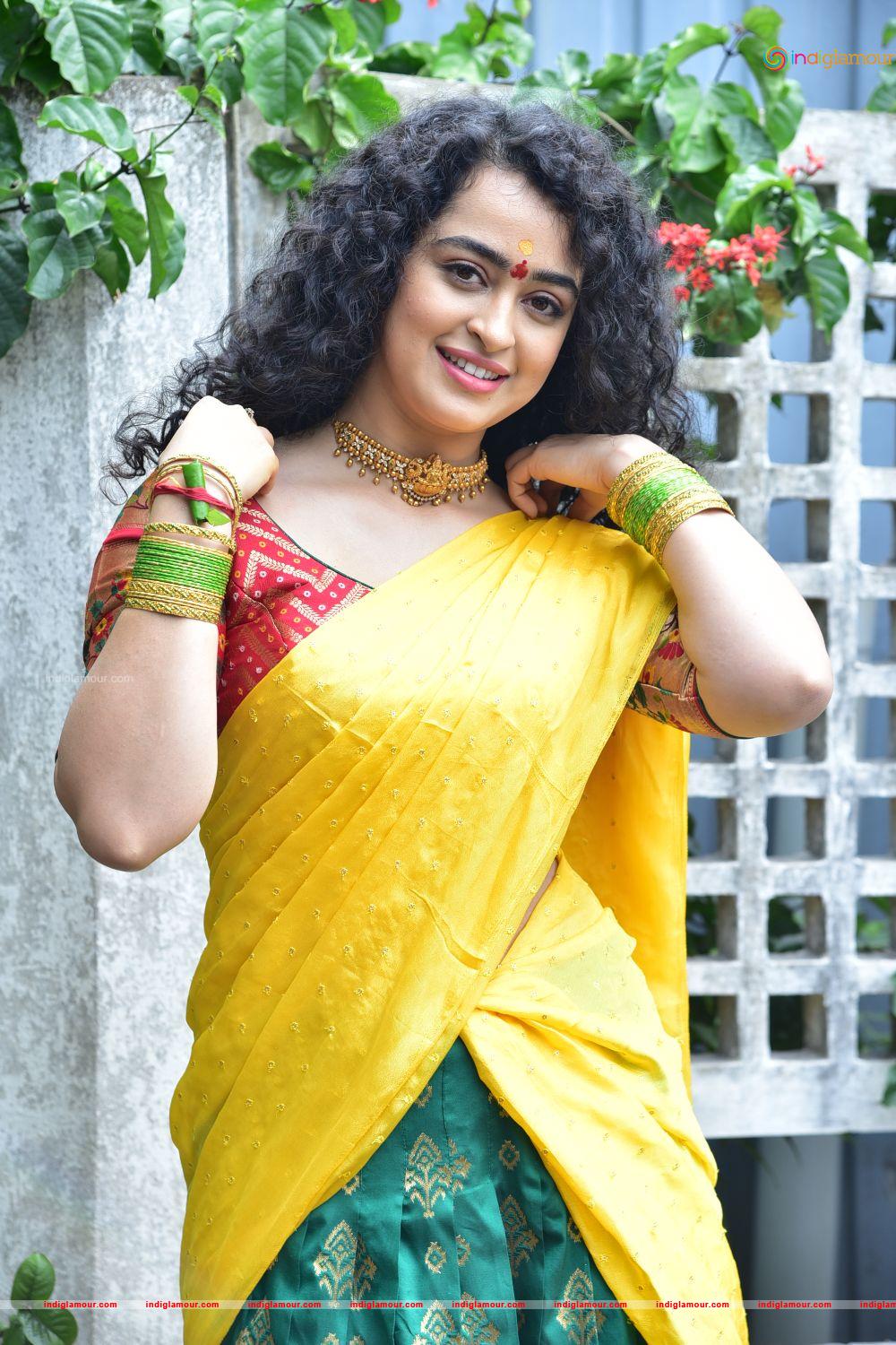 Apsara Rani Actress hd photo