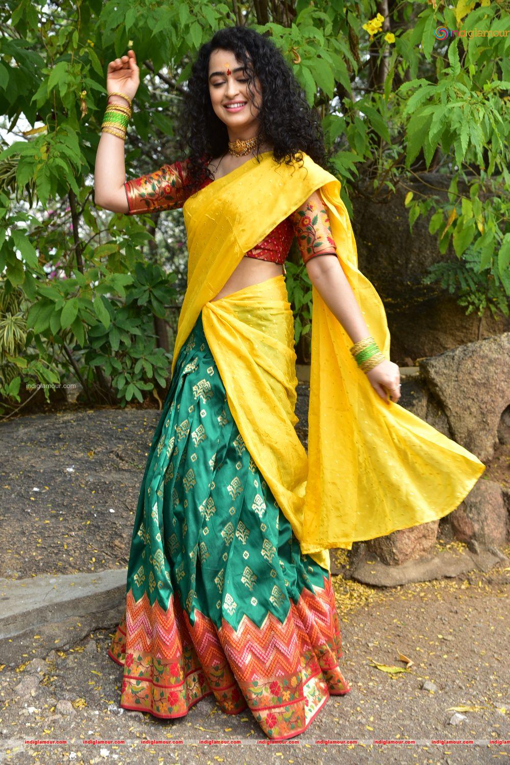 Apsara Rani Actress hd photo