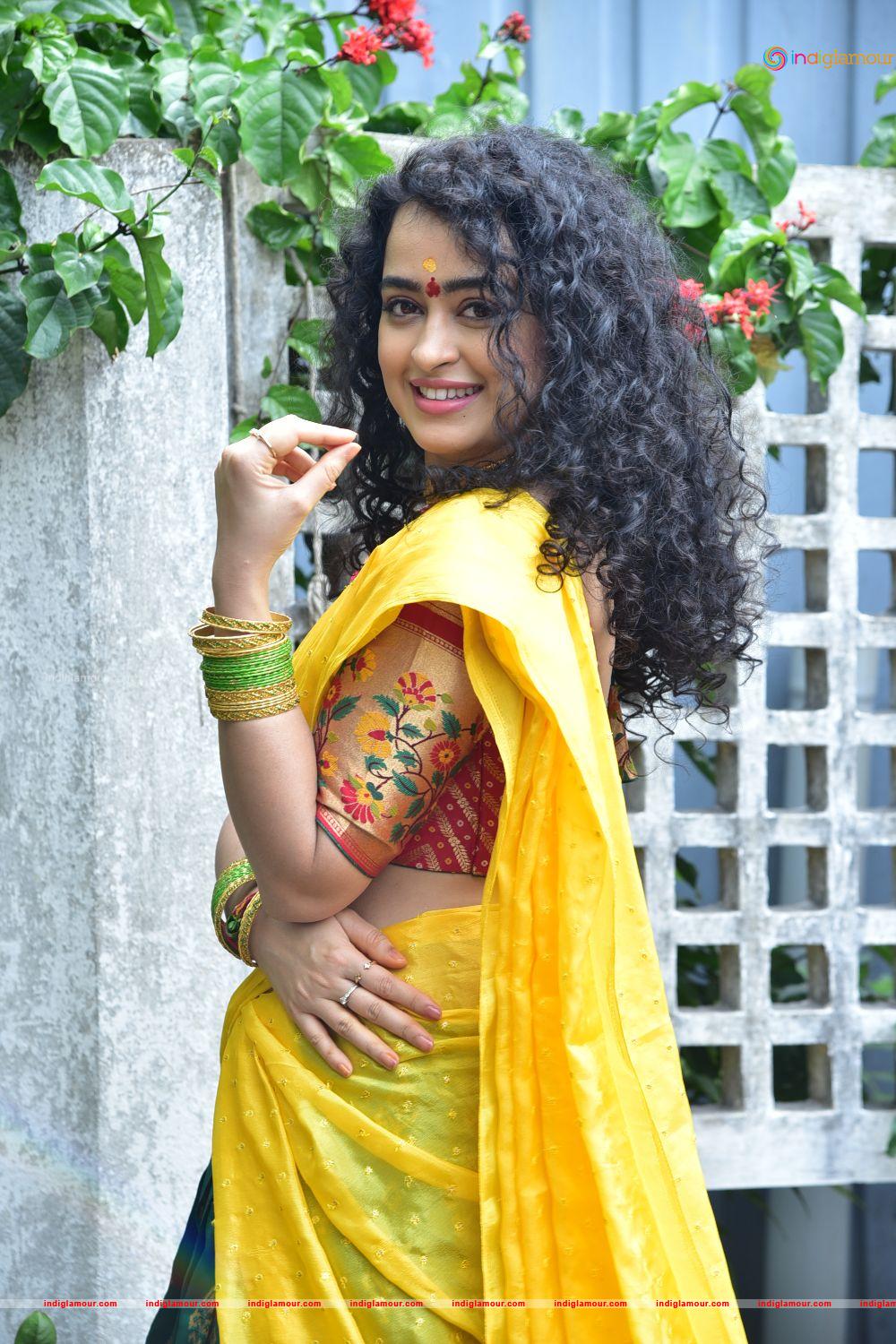 Apsara Rani Actress hd photo