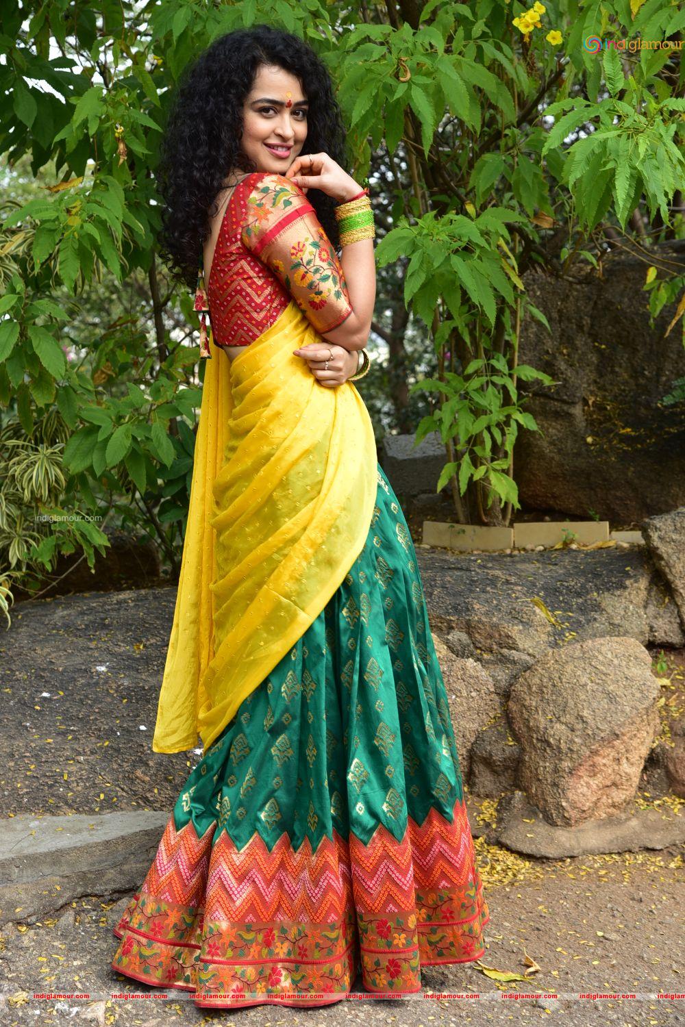 Apsara Rani Actress hd photo