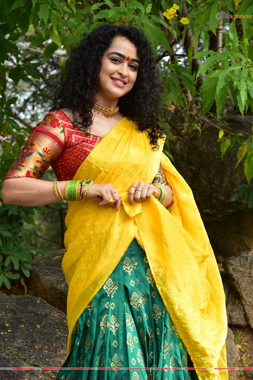 Apsara Rani Actress hd photo