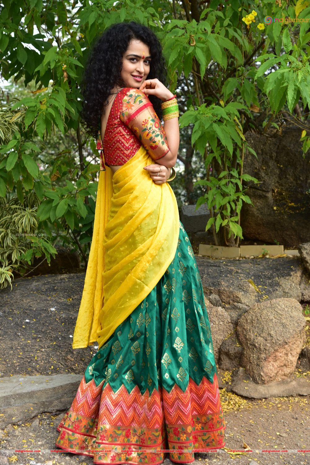 Apsara Rani Actress hd photo