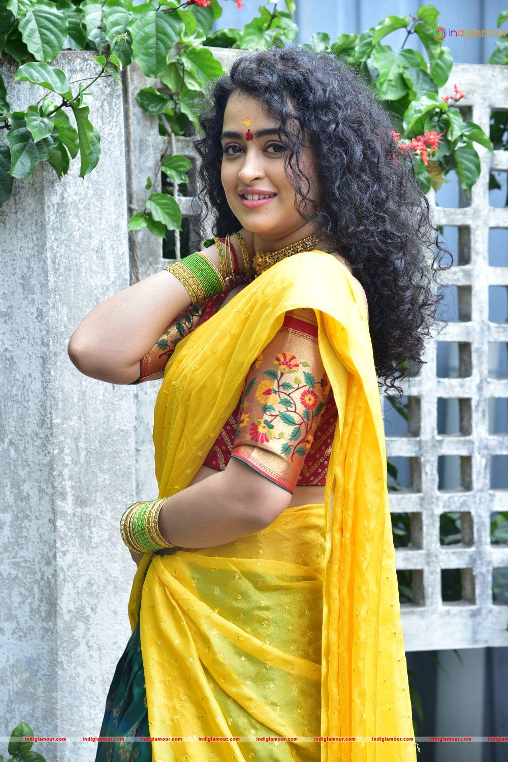 Apsara Rani Actress hd photo