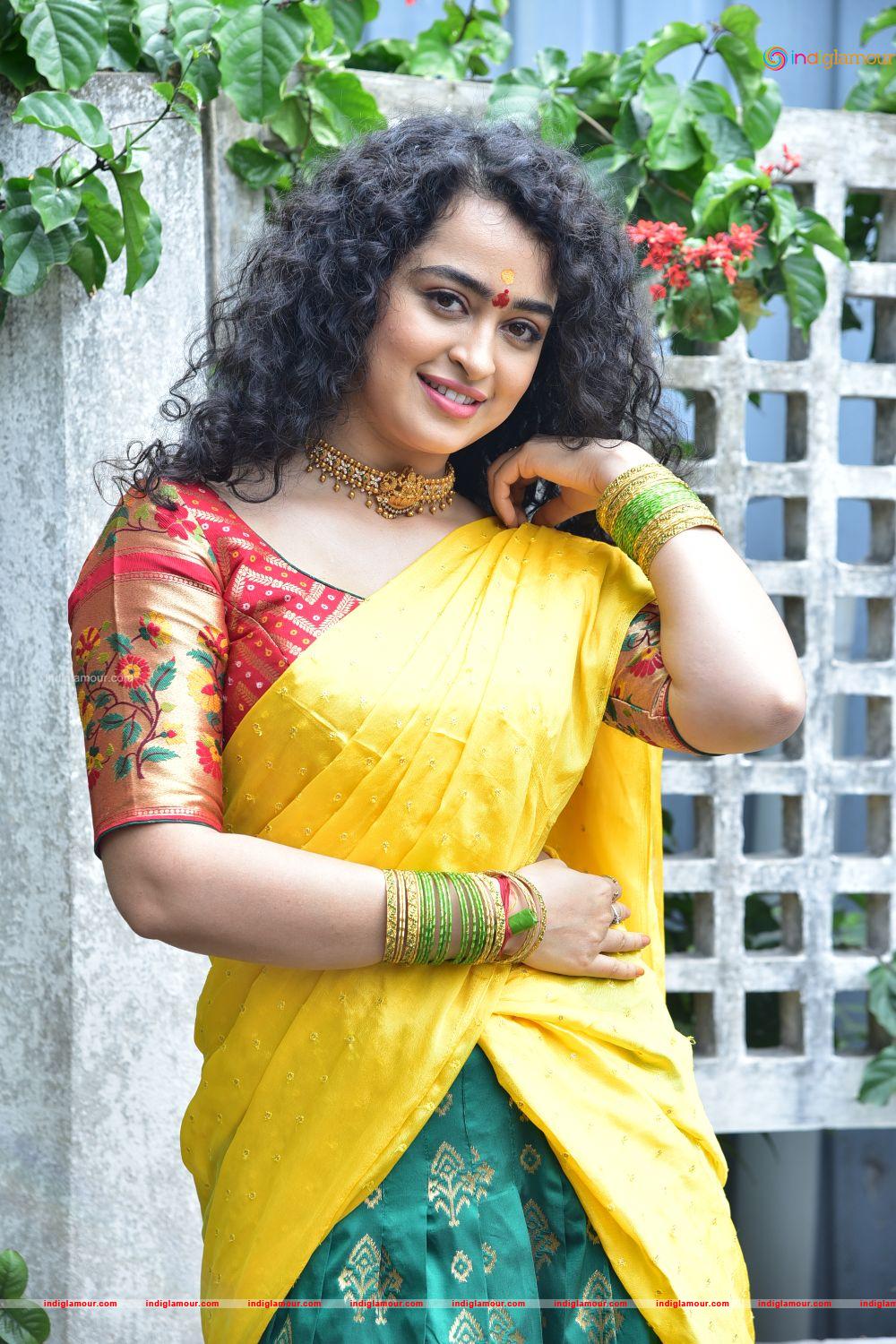 Apsara Rani Actress hd photo