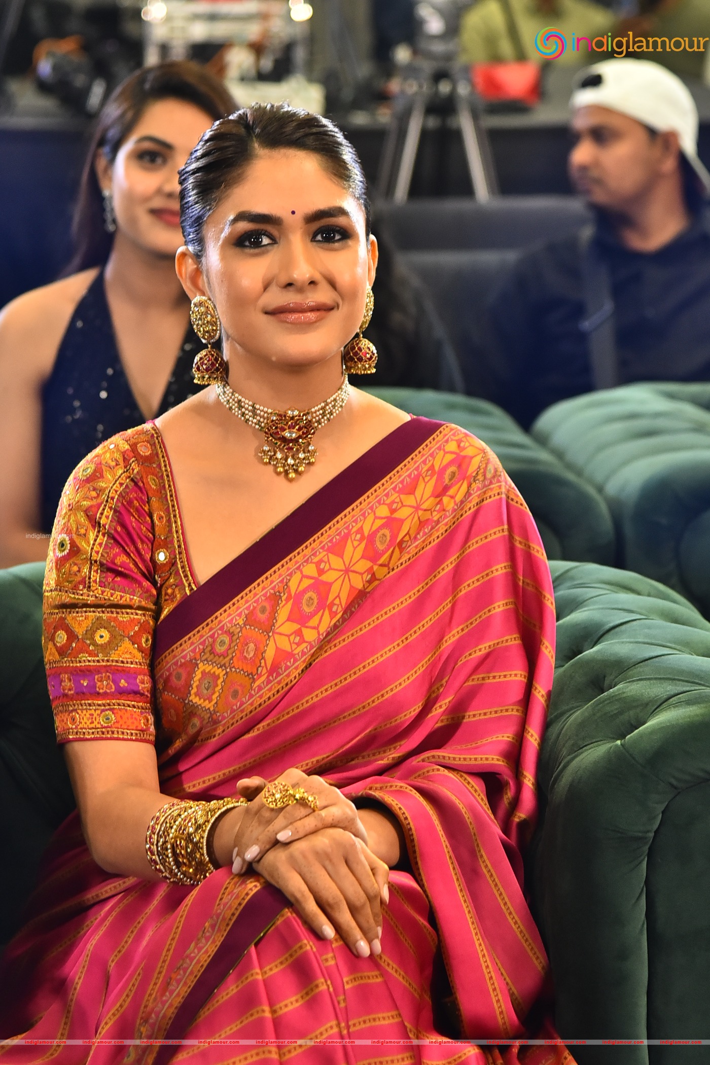 Mrunal Thakur Actress hd photo