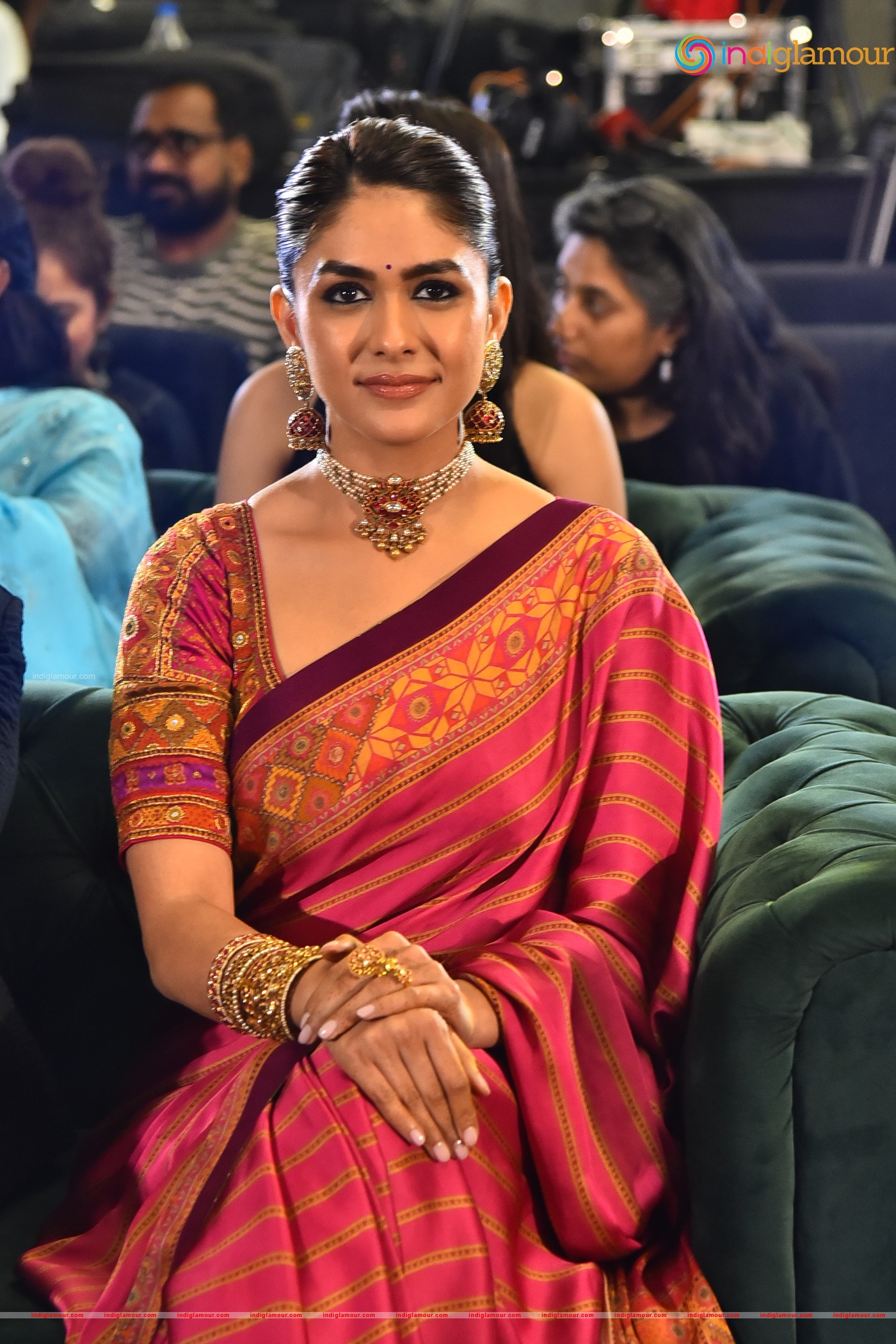 Mrunal Thakur Actress hd photo