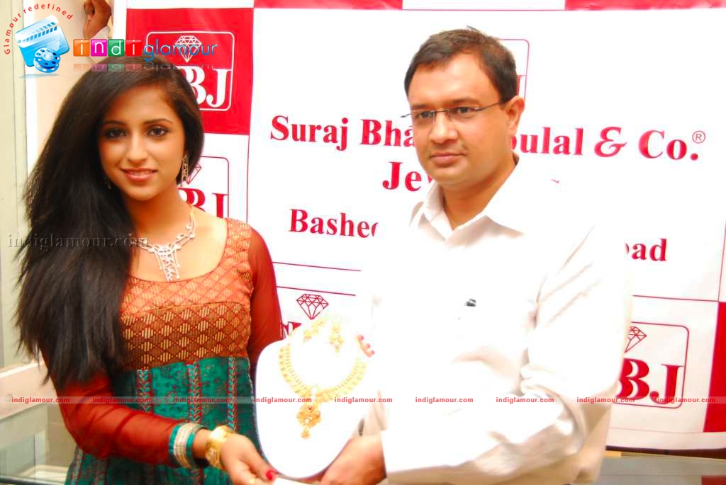 Ashika Jewellery opening stills Actress hd photo