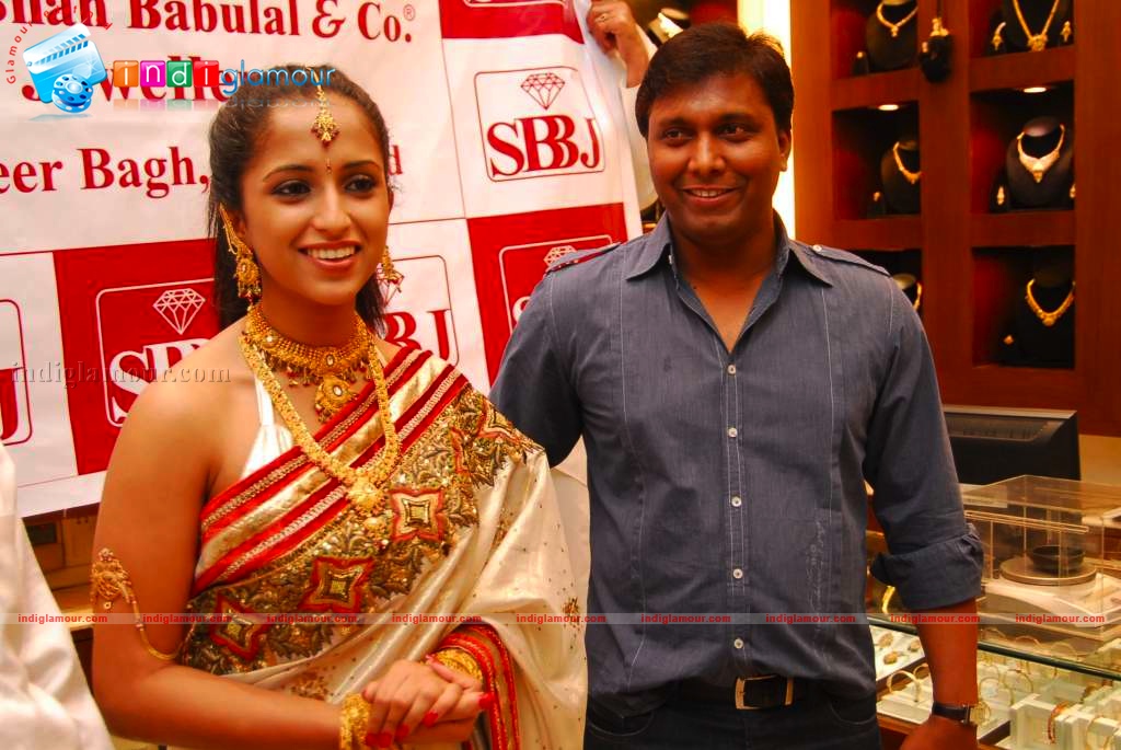Ashika Jewellery opening stills Actress hd photo