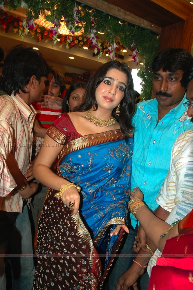 Charmi Photos Actress hd photo