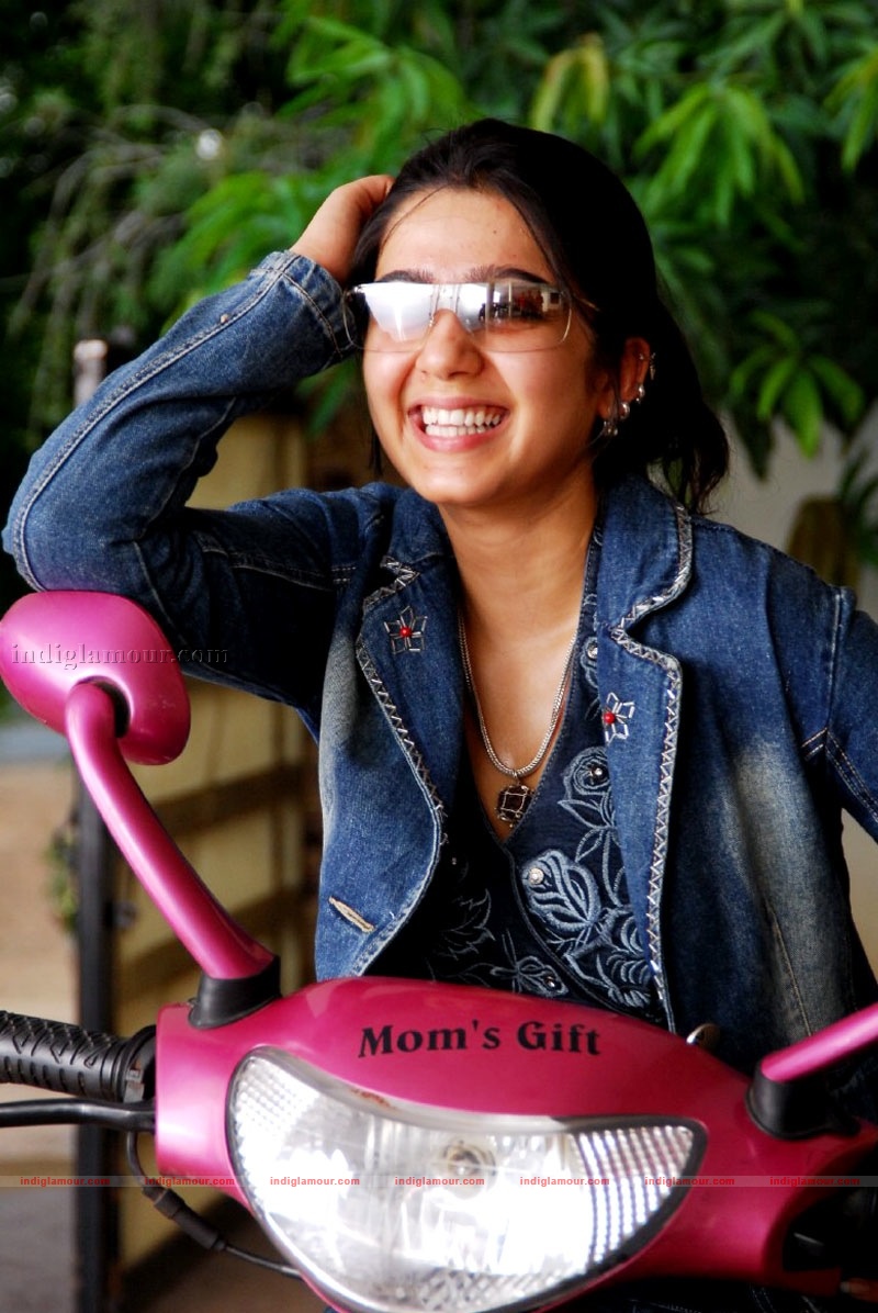 Charmi Photos Actress hd photo