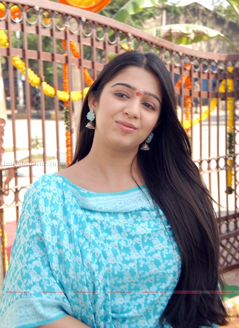 Charmi Photos Actress hd photo