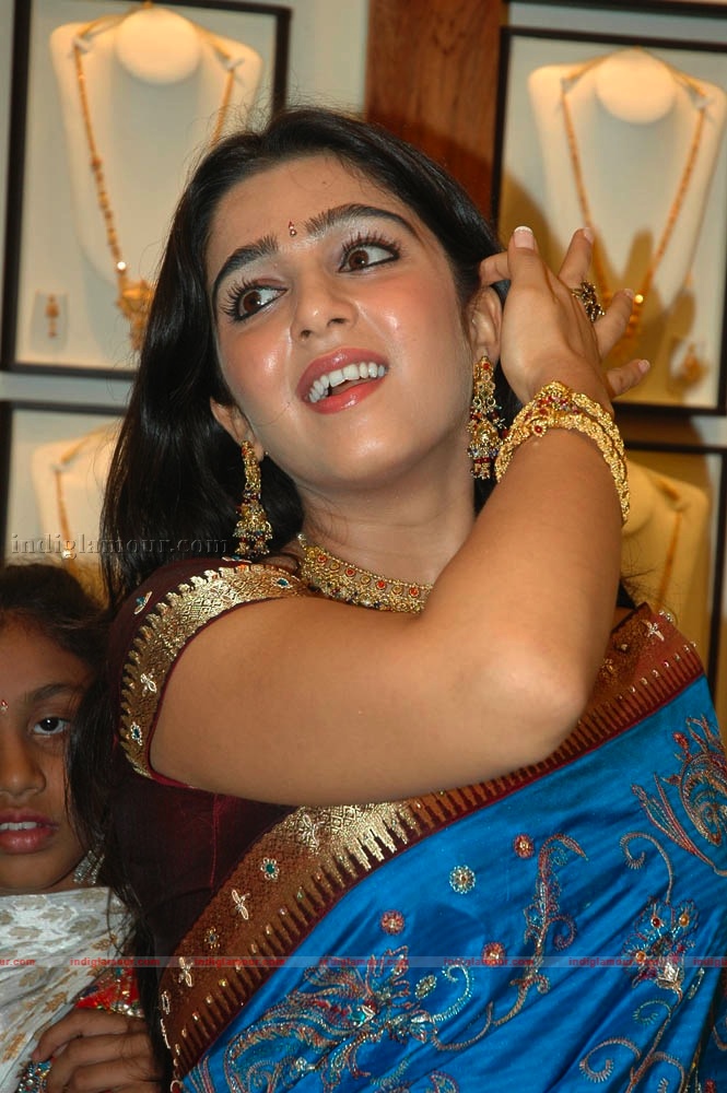 Charmi Photos Actress hd photo