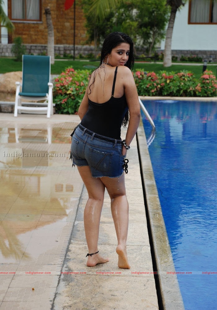 Charmi Photos Actress hd photo
