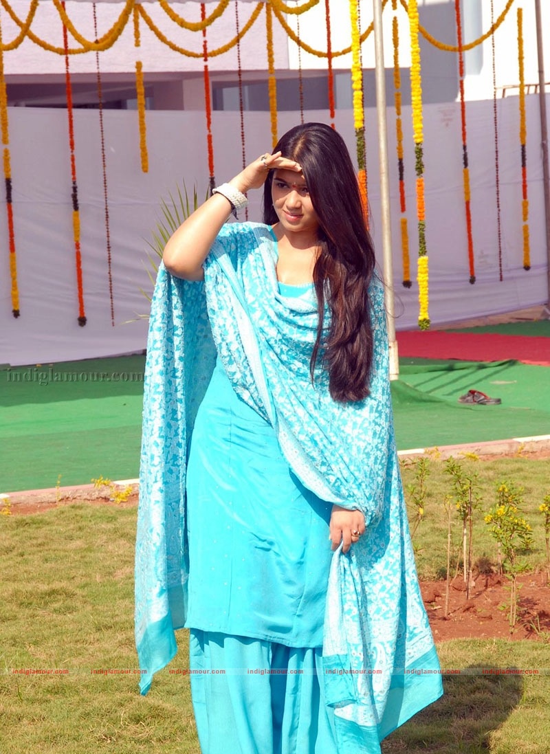 Charmi Photos Actress hd photo