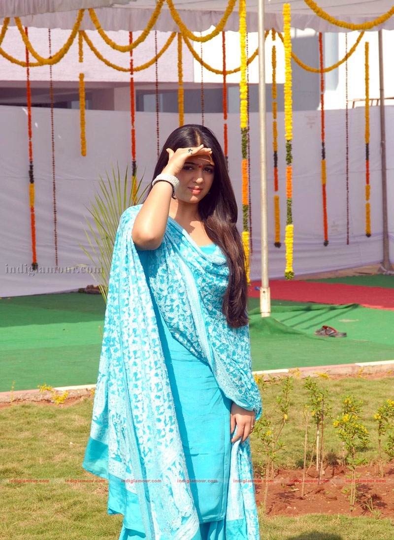 Charmi Photos Actress hd photo