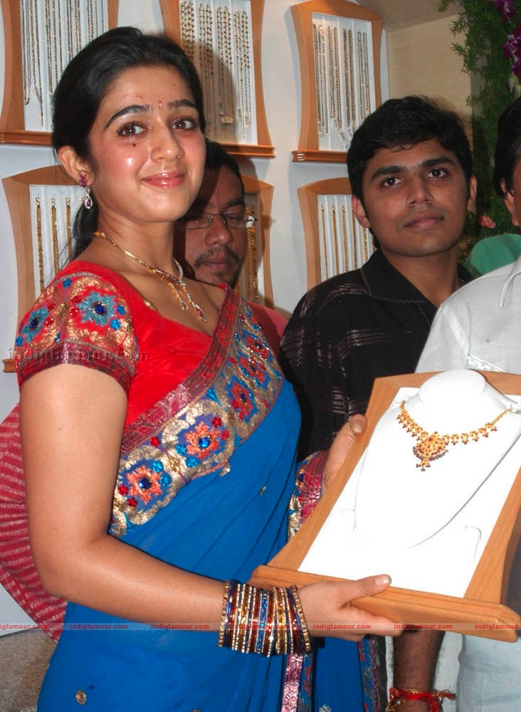 Charmi Photos Actress hd photo