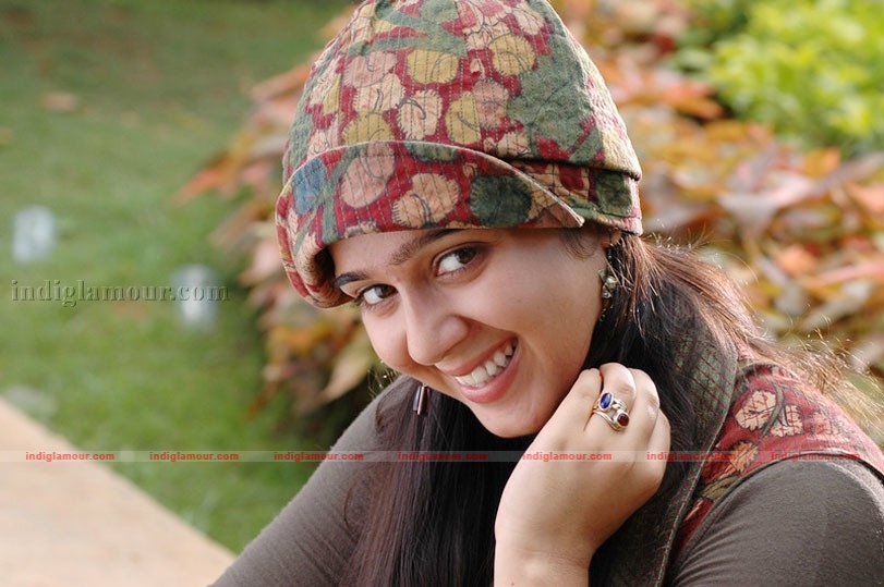 Charmi Photos Actress hd photo