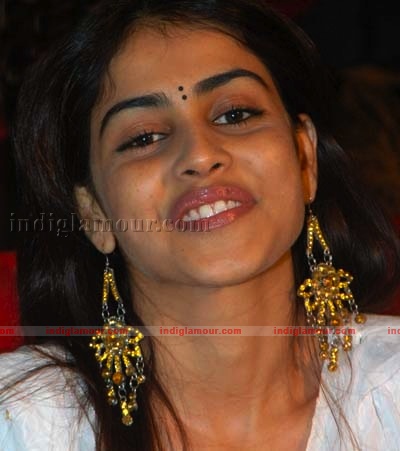 Genelia Actress hd photo