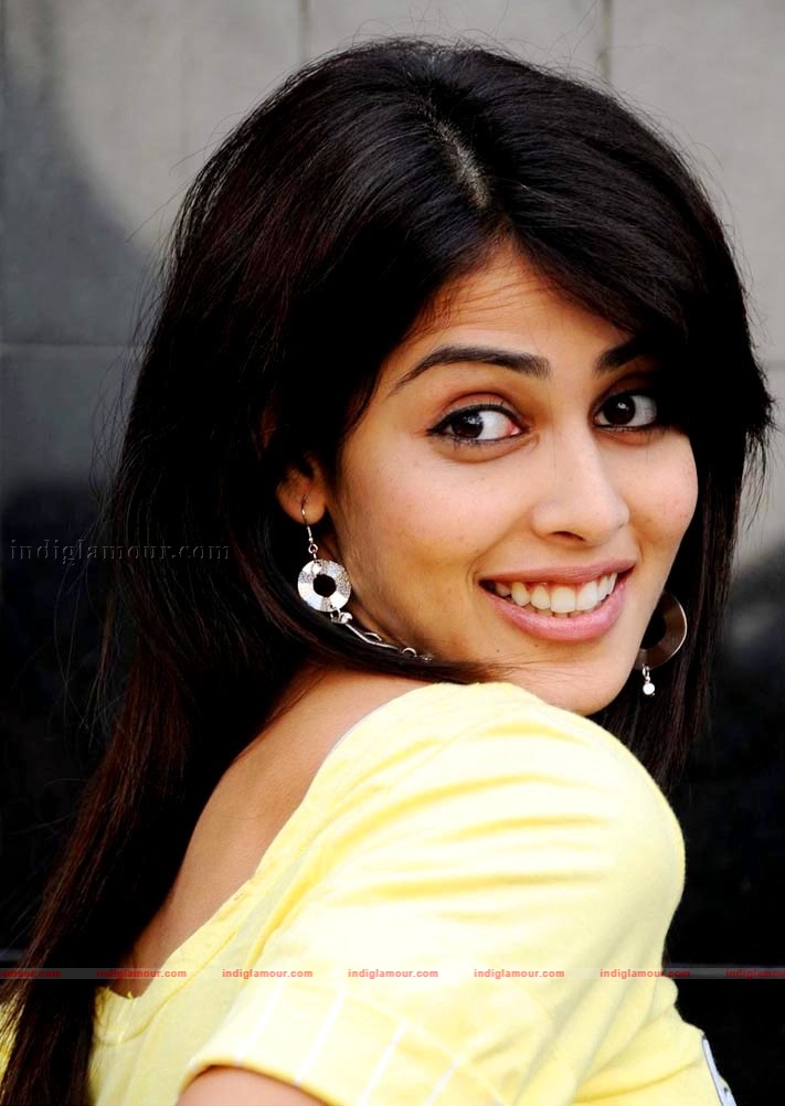 Genelia Actress hd photo