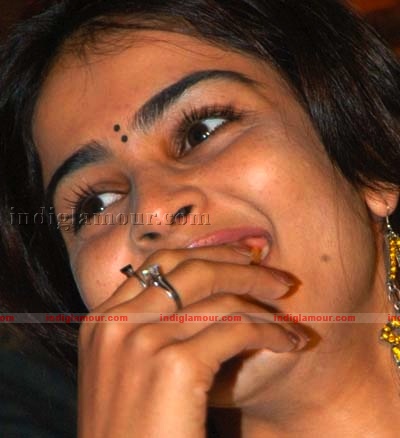 Genelia Actress hd photo