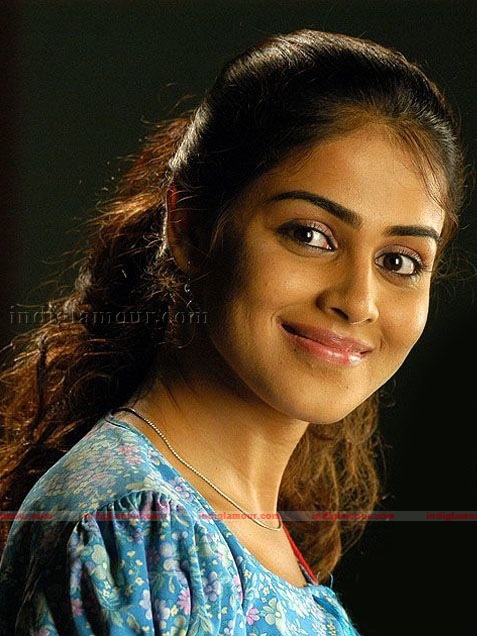 Genelia Actress hd photo