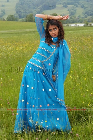 Genelia Actress hd photo