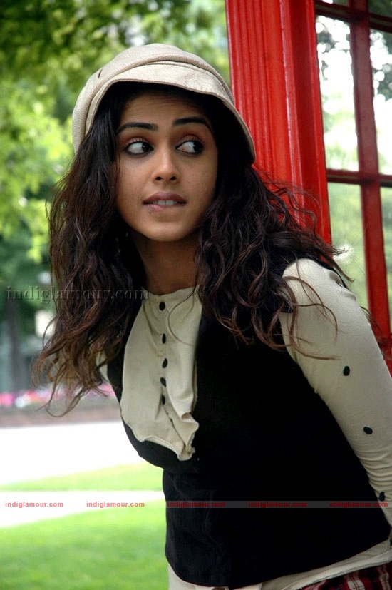 Genelia Actress hd photo