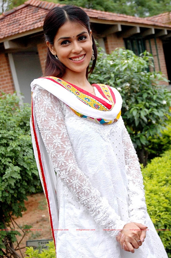Genelia Actress hd photo
