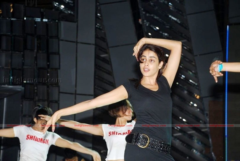 Genelia Actress hd photo