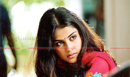 Genelia Actress hd photo
