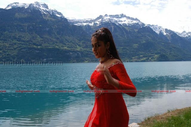 Genelia Actress hd photo