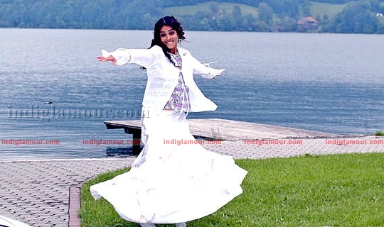 Genelia Actress hd photo