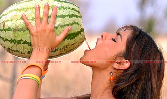 Genelia Actress hd photo